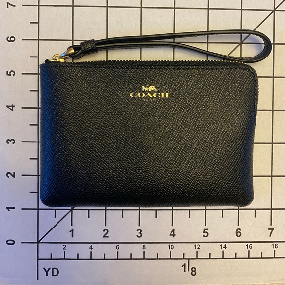 Coach Small Wristlet - Picture 4 of 9